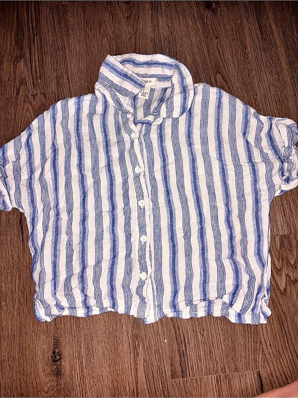 Forever 21 Blue & White Striped Button Up Shirt Size Small 💙